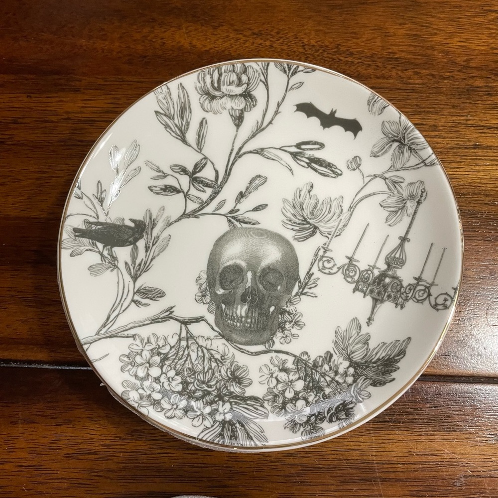 Skull Design Dessert Ceramic Plates - Black and White. NWT. - Picture 2 of 10